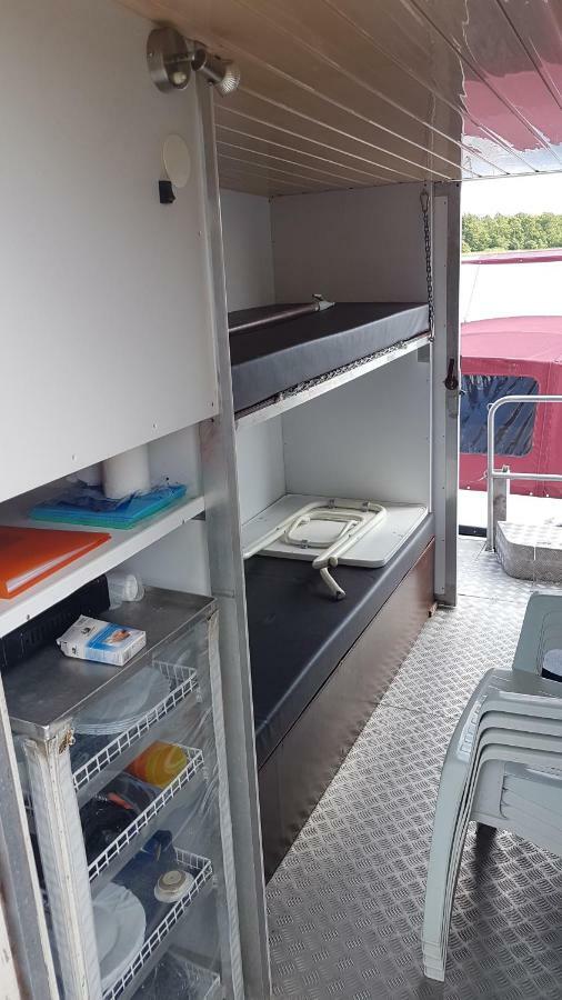 Hausboot Krakow Am See Forelle 1 Und 2 المظهر الخارجي الصورة